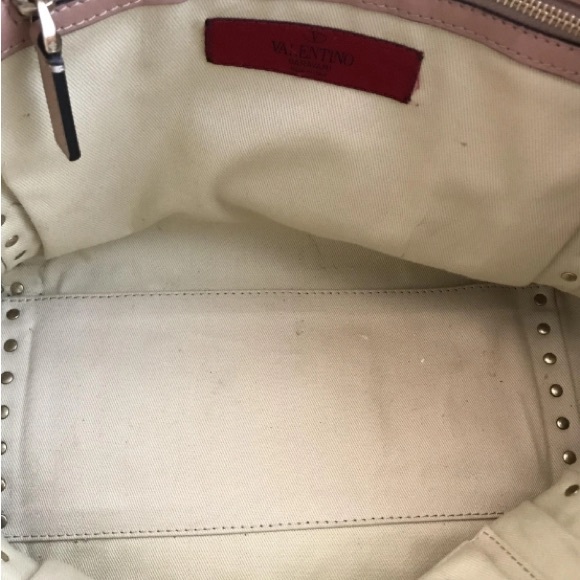 Valentino Garavani Rockstud leather tote - Picture 8 of 12